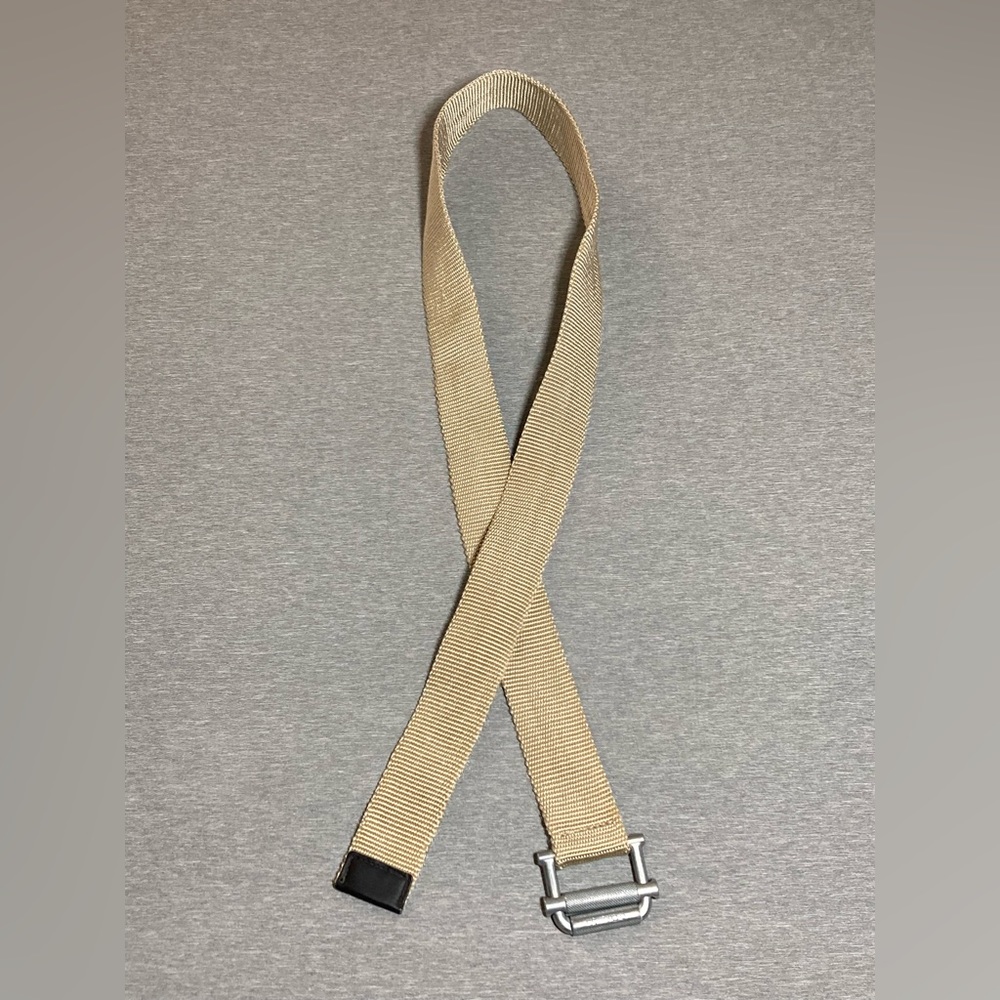 Columbia monument fabric belt.